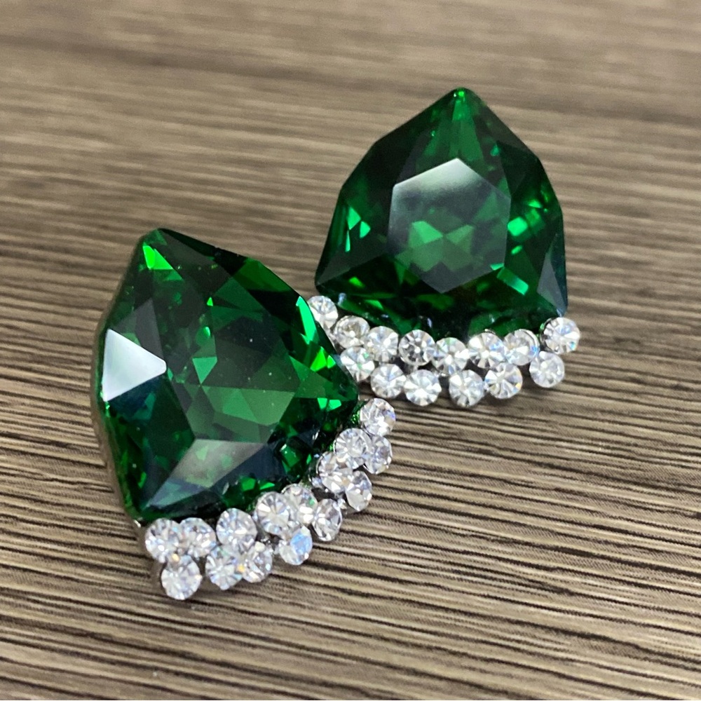 Beautiful Large Emerald Green Crystal Stud Earrings